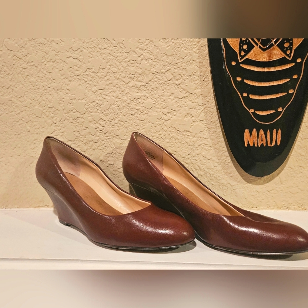 Brown Nine West wedges